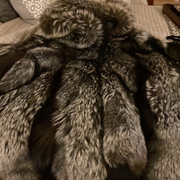 Silver fox jacket with hoodie - Picture 2 of 4